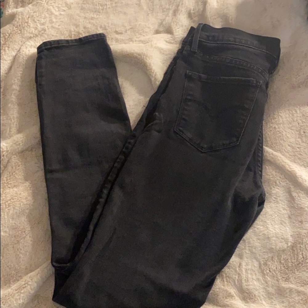 Levi’s 311 Shaping Skinny Jean